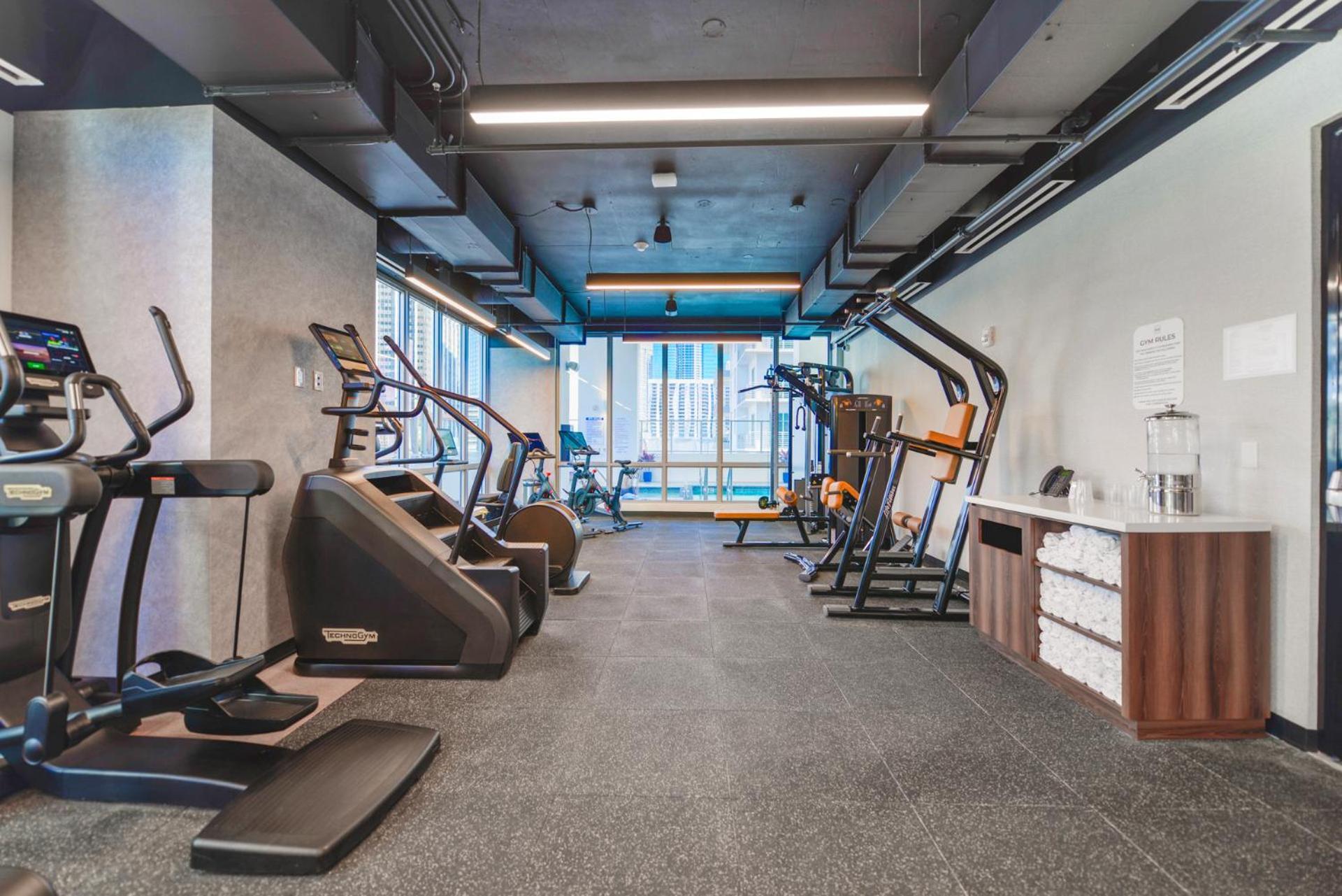 Exclusive W Beautiful Views And Full Amenities! Apartment